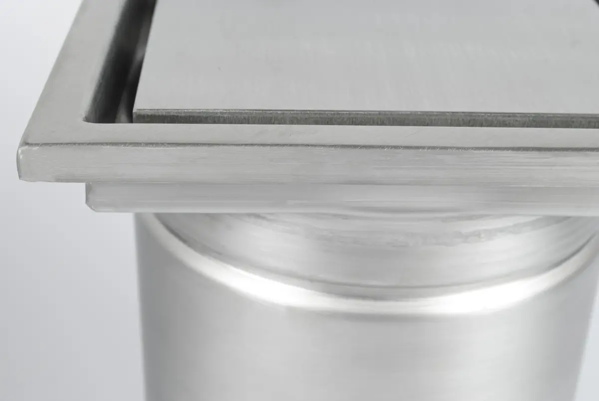 Drainage ponctuel en acier inoxydable avec couverture en plaque